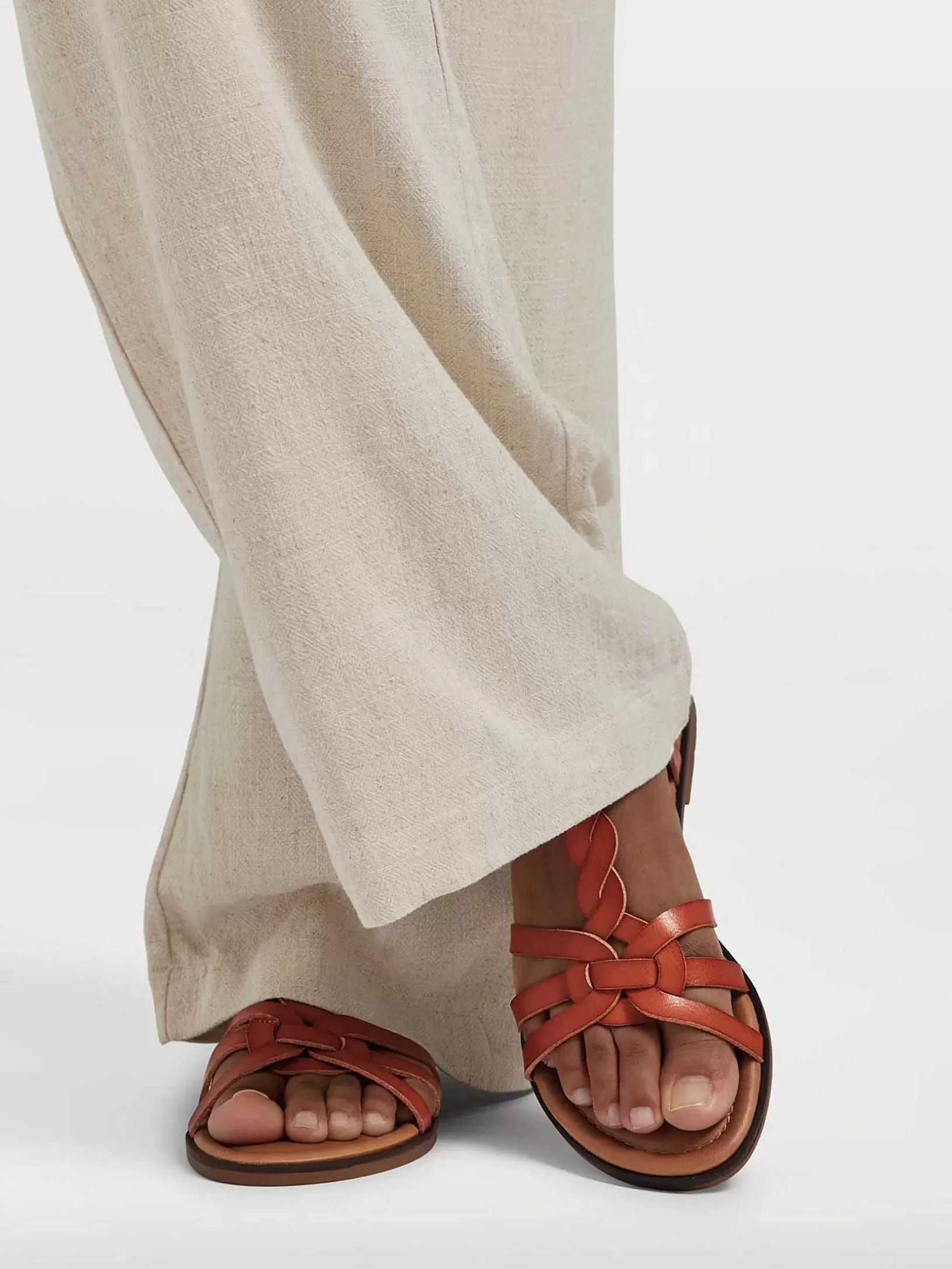 bruine_sandalen_gevlochten_5.webp Dames Graceland Bruine Sandalen Gevlochten