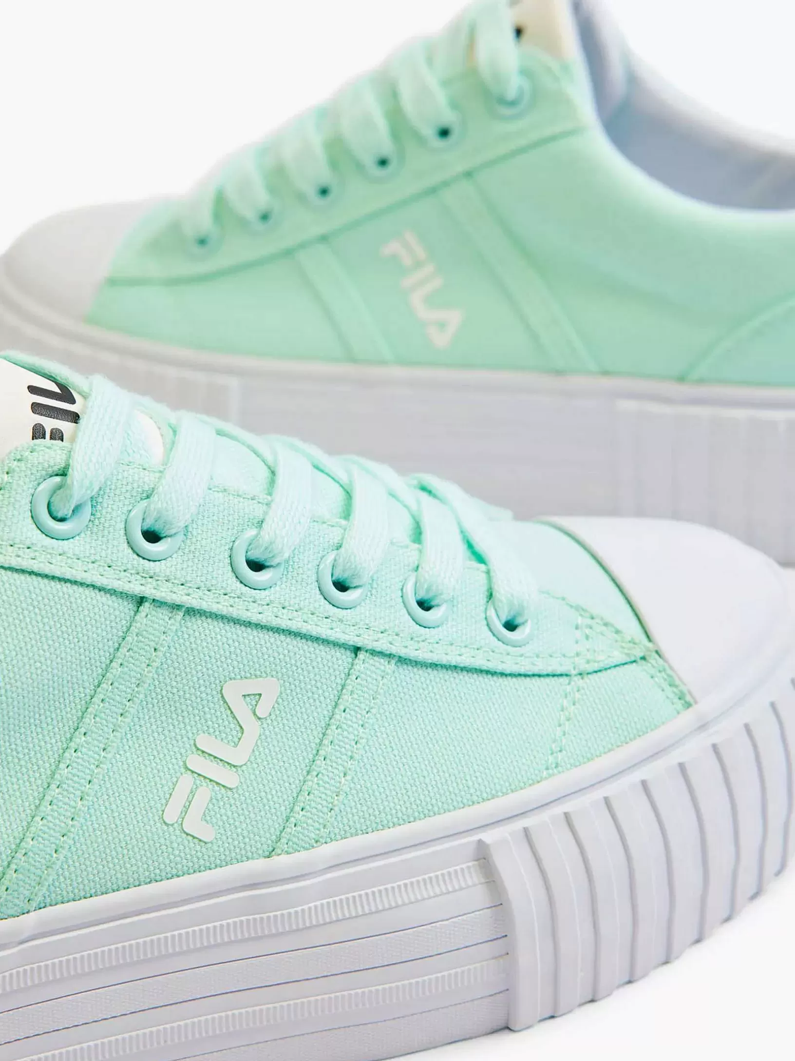 mintkleurige_canvas_sneaker_platform_6.webp Dames FILA Mintkleurige Canvas Sneaker Platform