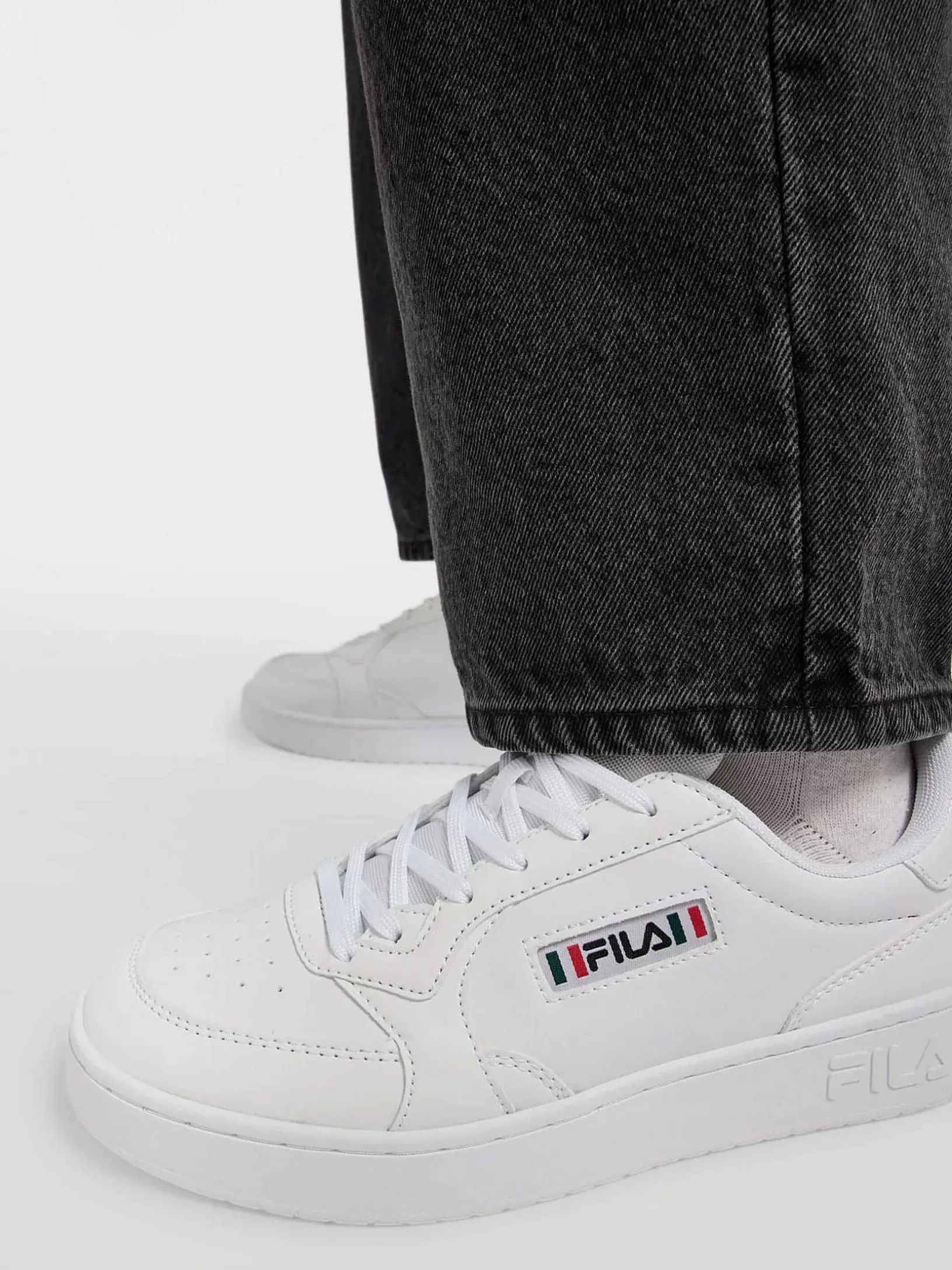 witte_sneaker_6-6.webp Dames FILA Witte Sneaker