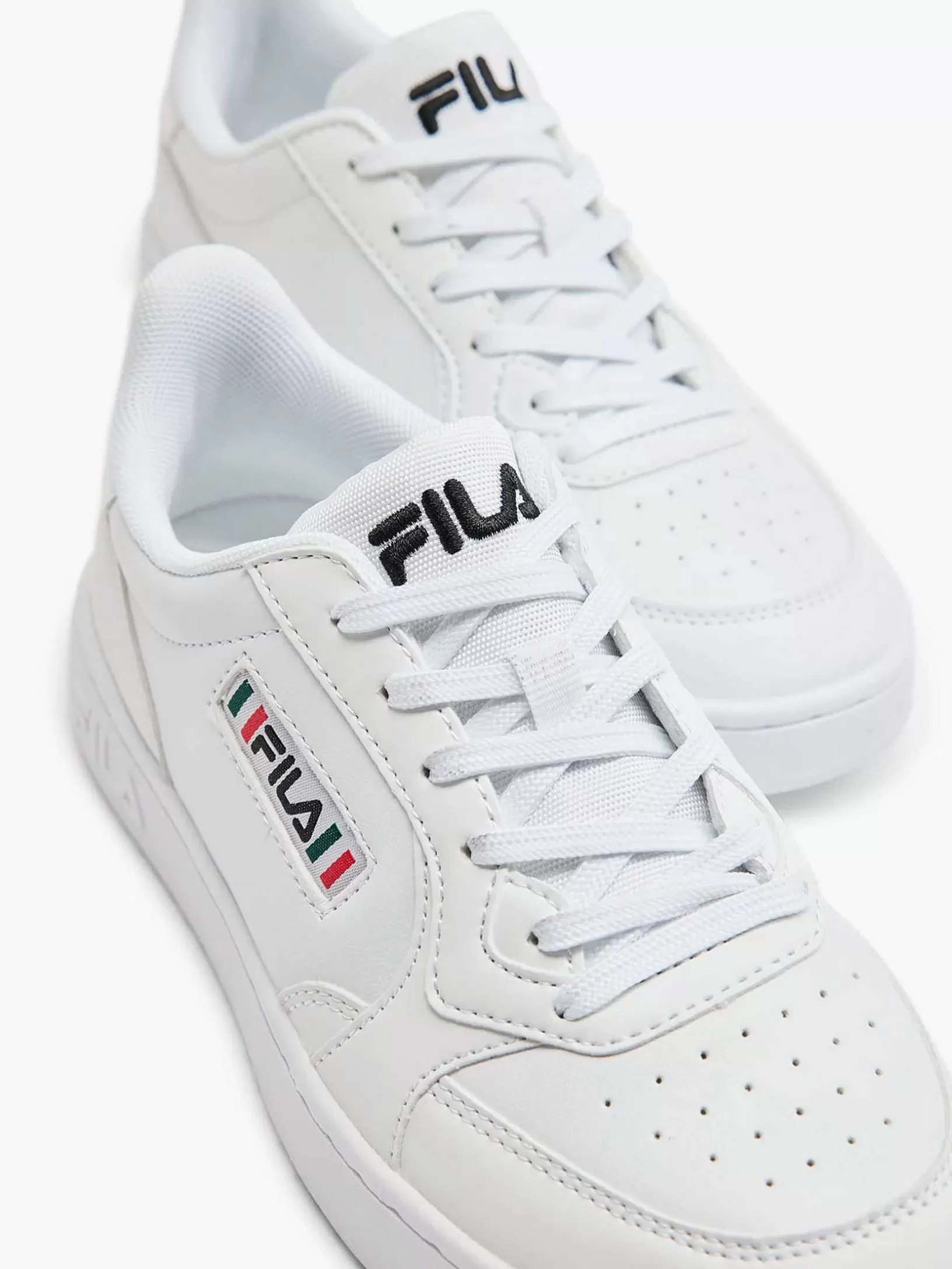 witte_sneaker_9.webp Dames FILA Witte Sneaker