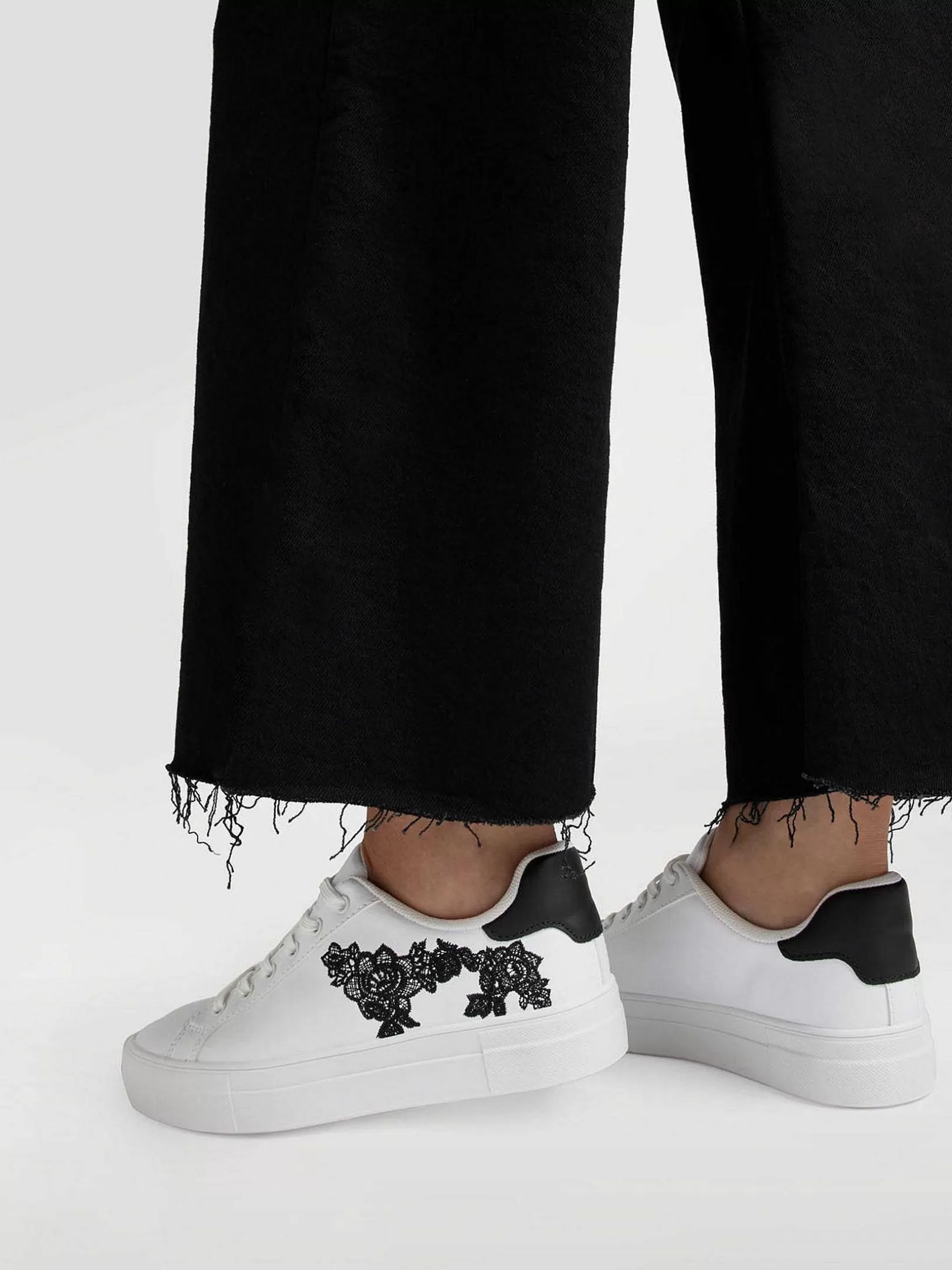 witte_sneaker_bloemen_3.webp Dames Graceland Witte Sneaker Bloemen