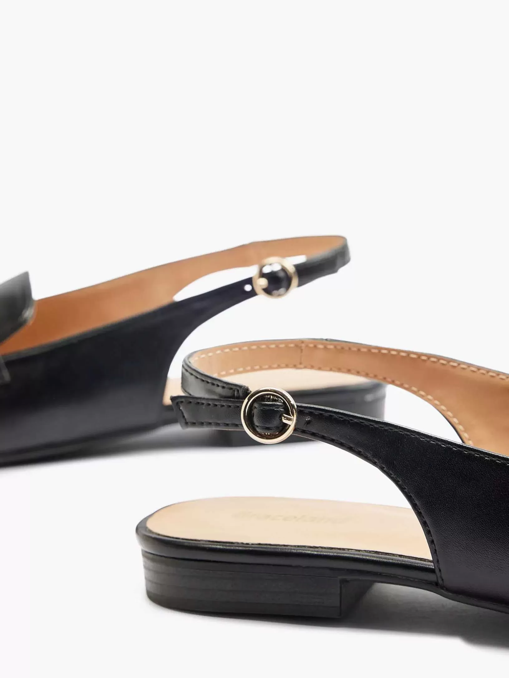 zwarte_platte_slingback_sierketting_4.webp Dames Graceland Zwarte Platte Slingback Sierketting