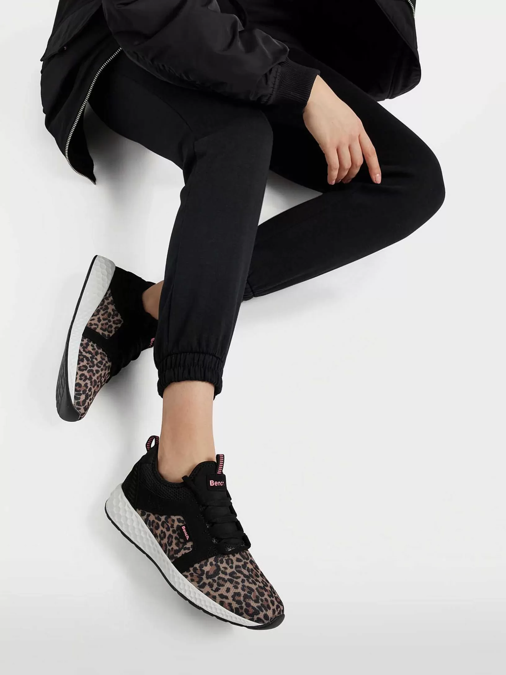zwarte_sneaker_panterprint_3.webp Dames Bench Zwarte Sneaker Panterprint