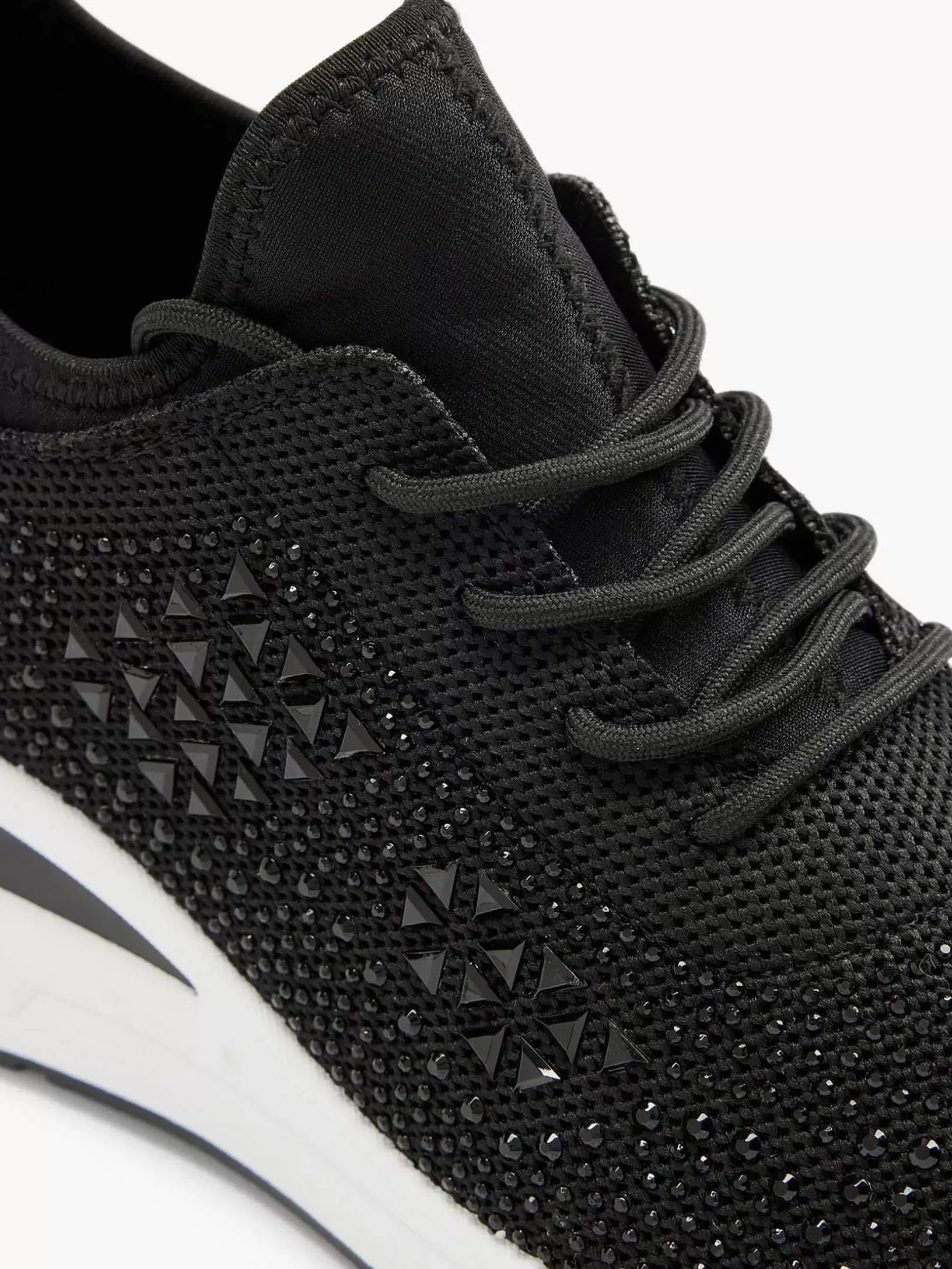 zwarte_sneaker_steentjes_4.webp Dames Graceland Zwarte Sneaker Steentjes